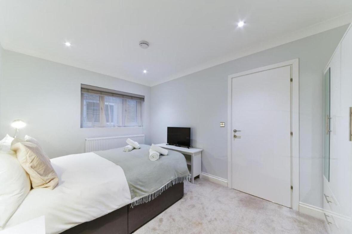Modern Three-bedroom Flat In Paddington London